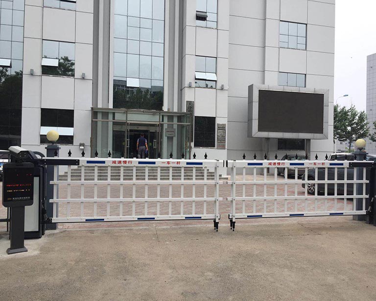 天津西青區(qū)人民檢察院+車(chē)牌識(shí)別+道閘